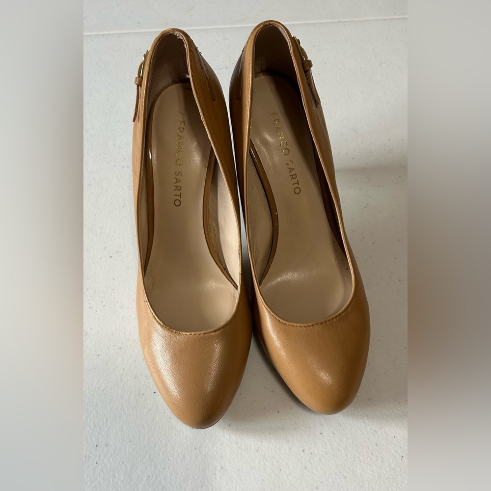 Franco Sarto Women's Classic Tan Heeled Pumps Sz 7 Leather Uppers Slip On